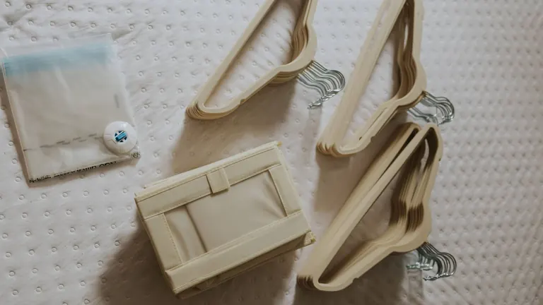 Diskrétní úložný box ve skříni pro nafukovací panny a love dolls