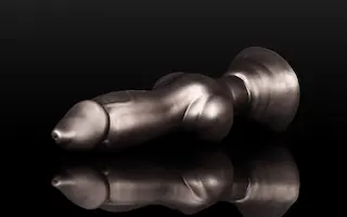 Weredog Gideon Jet Medium, prémiové černé silikonové dildo 25 x 3,8–7,3 cm
