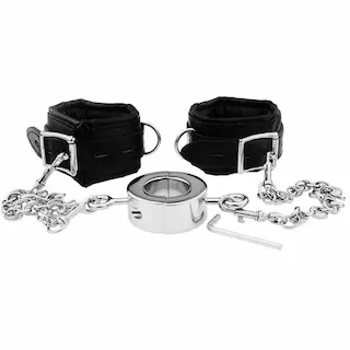 BDSMaster Cuffs & Ballstretcher Wriscock M, sada polstrovaných pout na zápěstí a natahovače varlat