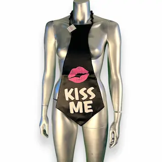 Kiss me XXL kravata – černá
