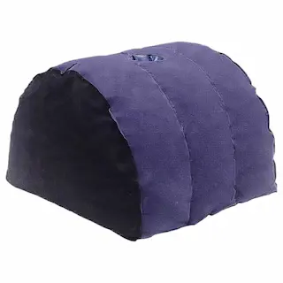Desirel Magic Pillow – Nafukovací sexuální polštář – s držákem na dildo (fialový)
