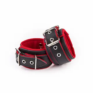 BlackRed Kožená pouta na nohy černočervená, pouta na kotníky s barevným podšitím