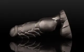 Weredog Gage Jet Medium, prémiové černé silikonové dildo 21,3 x 3,5–5,7 cm