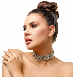 Kožený obojek s řetězy