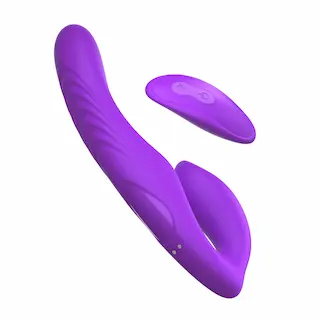 Její ultimátní samodržící strap-on
