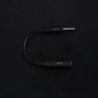DG-LAB 4mm Banana Female Jack To 2mm Pin, redukce pro připojení elektrod