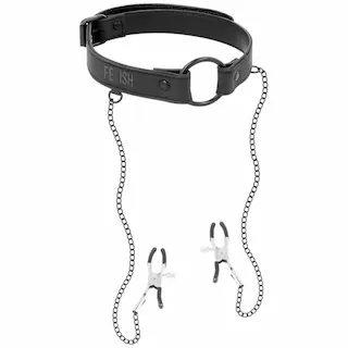 Fetish Submissive obojek se svorkami na bradavky