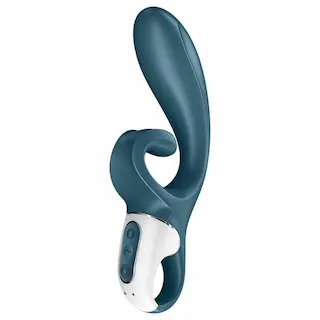 Satisfyer Hug Me – vibrátor s klitorálním ramínkem ovládaný aplikací (modrý)
