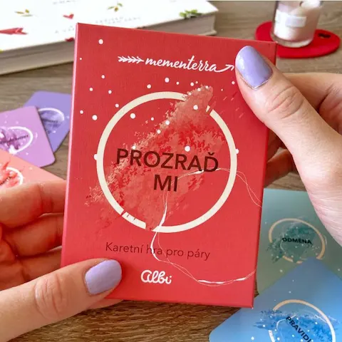 ALBI Prozraď mi – karetní hra