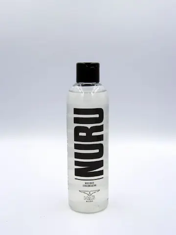 Mister B Nuru 250 ml, lubrikant a masážní gel na vodní bázi