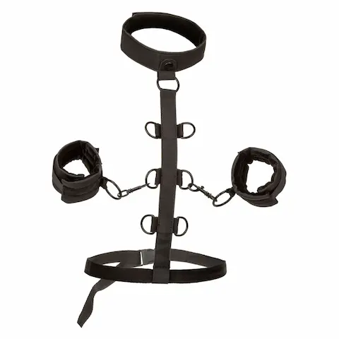 CalExotics Boundless Collar Body Restraint, obojek s pouty na ruce z umělé kůže