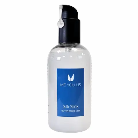 Me You Us Silk Slix 250 ml, extra jemný bílý lubrikant na vodní bázi s pumpičkou